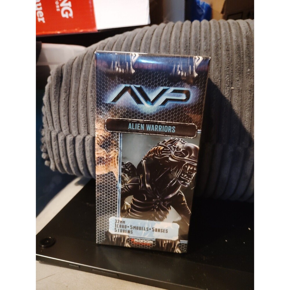Prodos Games AVP Predator Hellhounds New in package, 2016 edition